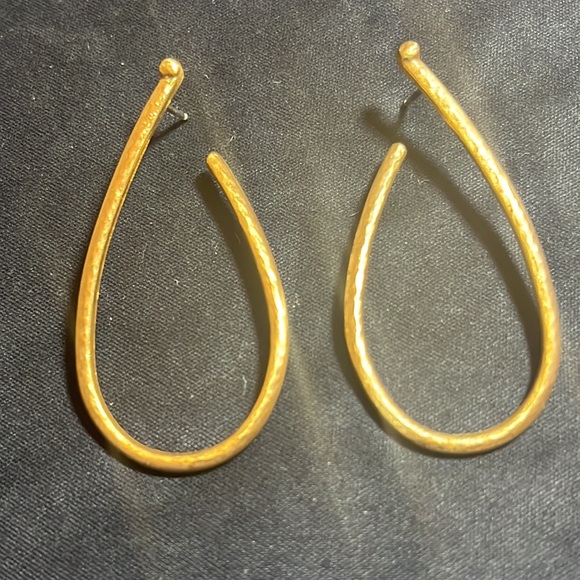 Classy Earrings - Picture 2 of 5